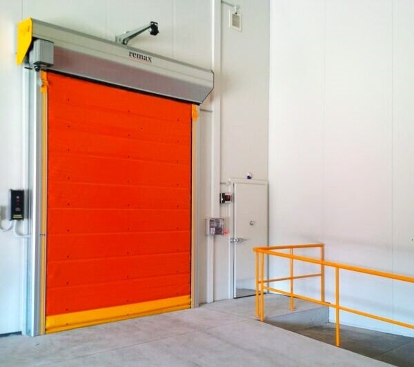 Movichill high-speed insulated door for temperature-controlled food processing and storage areas
